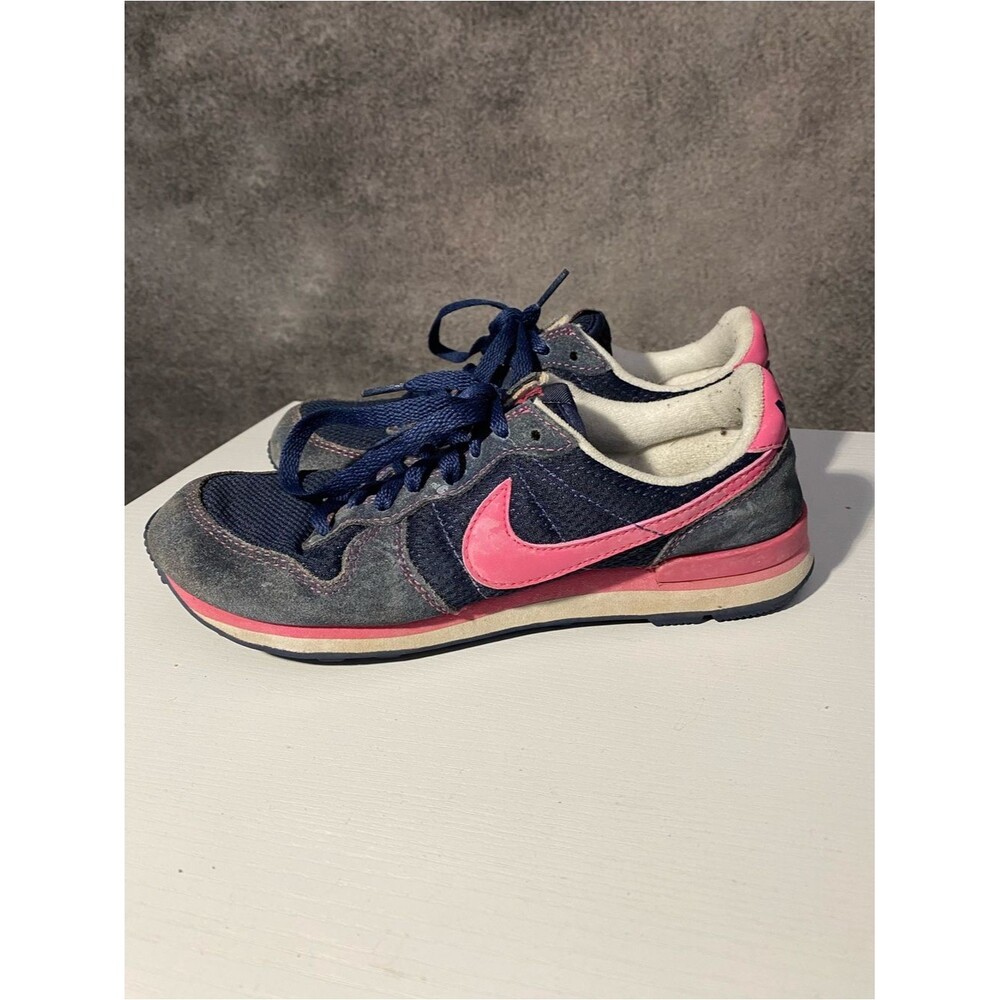 Nike Women's Navy and Pink Retro Trainer Sneakers Sz 6